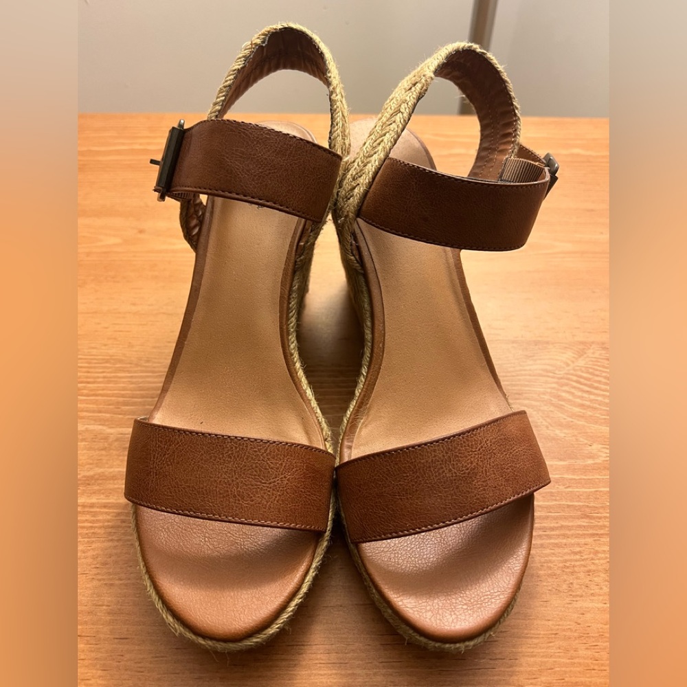 Women’s Sonoma Sandals Size 9.5 - Picture 2 of 4